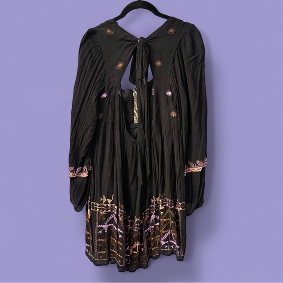 Free People Rhiannon Black Purple Boho Embroidered Dress - Sz Medium EUC - Picture 3 of 9